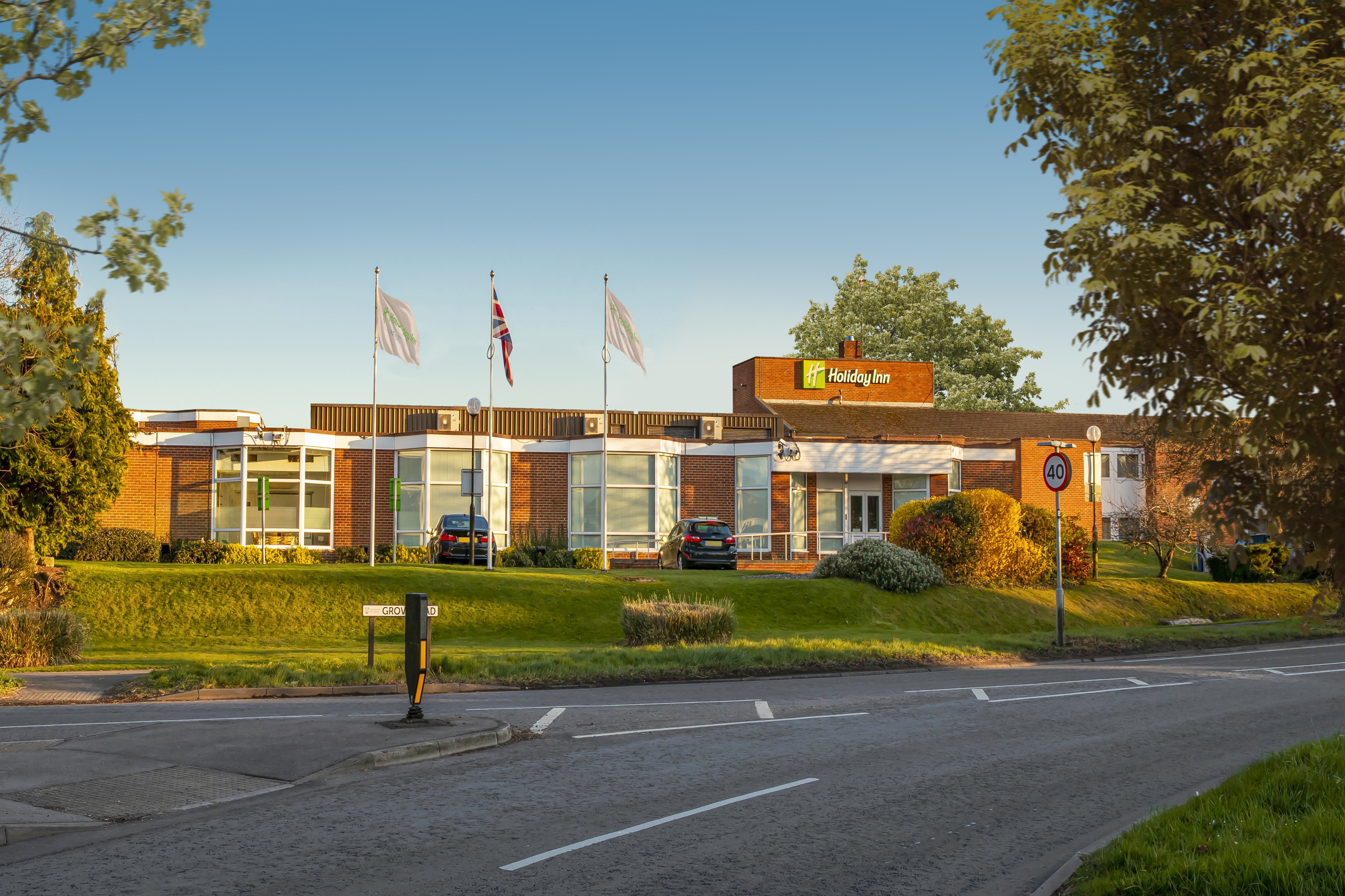 HOLIDAY INN BASINGSTOKE 41/45