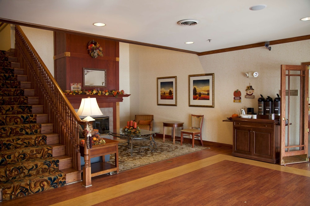 Country Inn & Suites by Radisson, Crystal Lake, IL 36/42