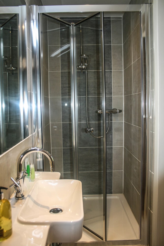 Bex Rooms 14/17