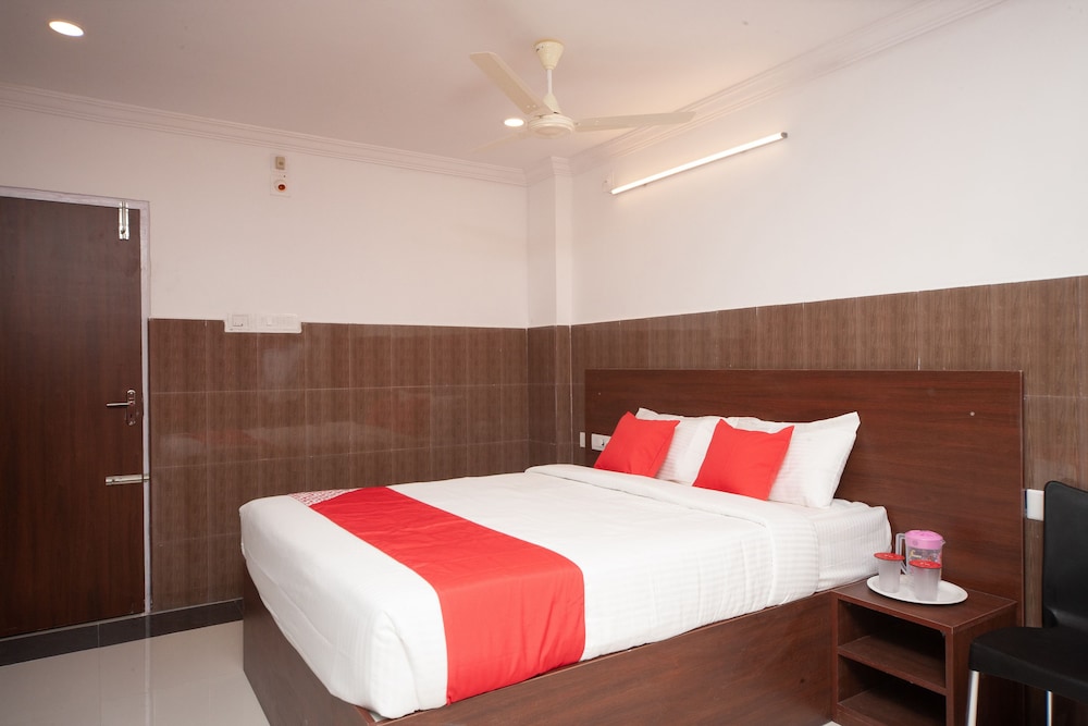 Oyo 27775 Hotel Srinivasa Residency 14/26