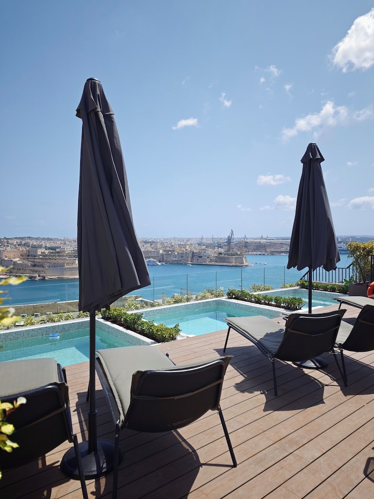 Ursulino Valletta 58/66