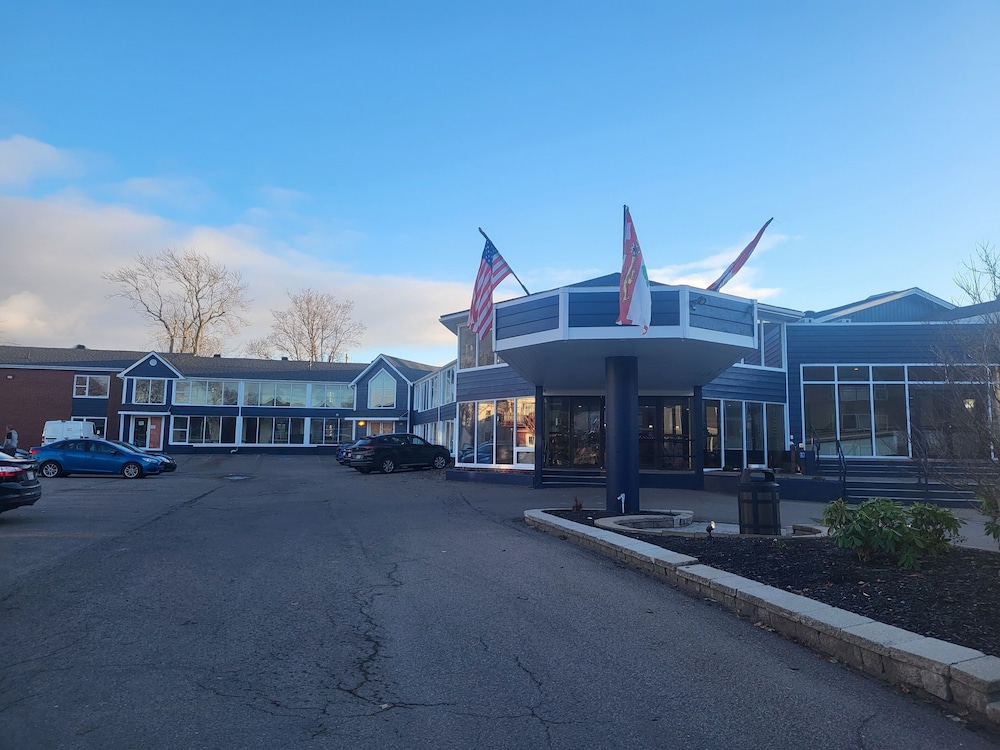 Charlottetown Inn & Conference Centre 55/61