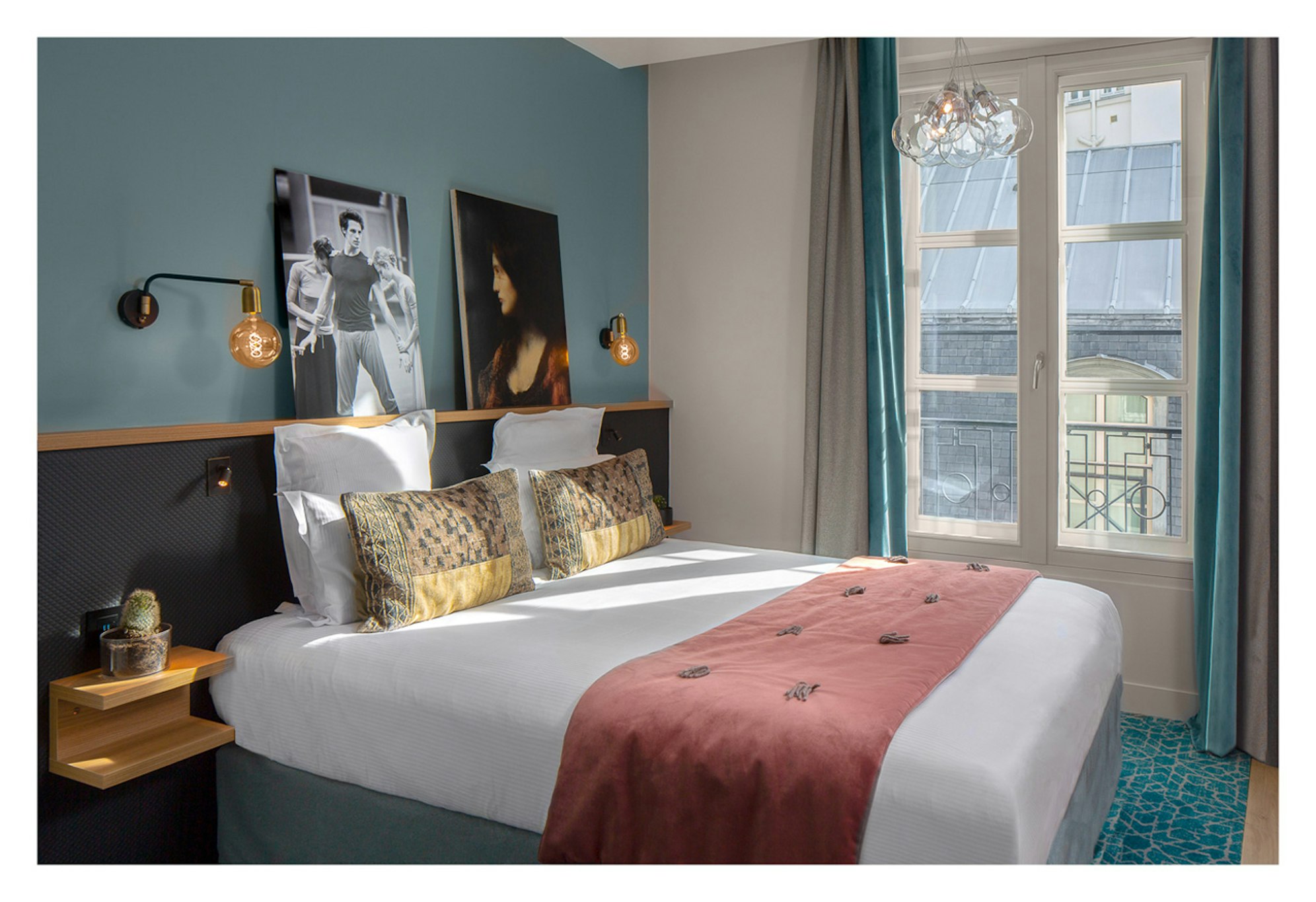 Lyric Opera Hotel 18/35