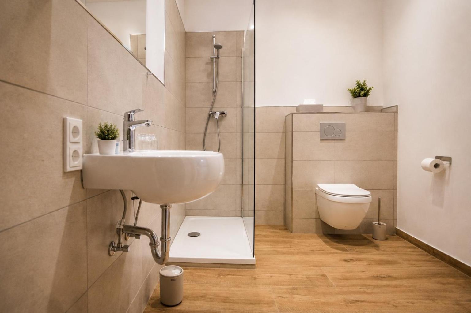 غرفة ثلاثية، Hotel Wiesengrund 7/9