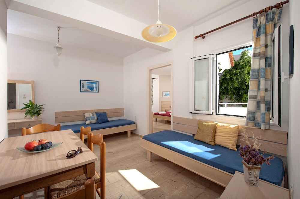 Melissa Apartments, Studios & Suites 36/60