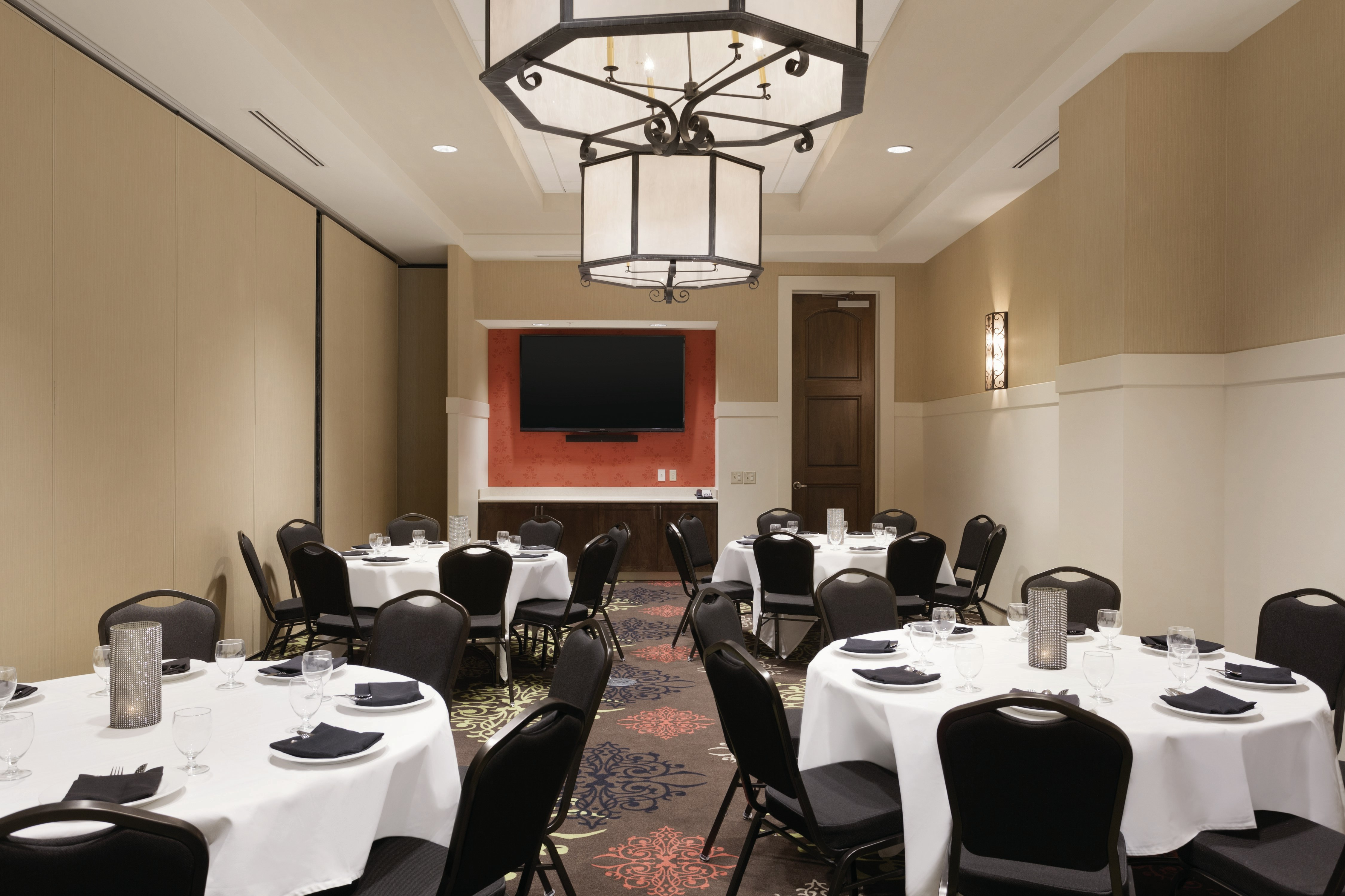 Hilton Garden Inn Rochester Downtown NY 54/66
