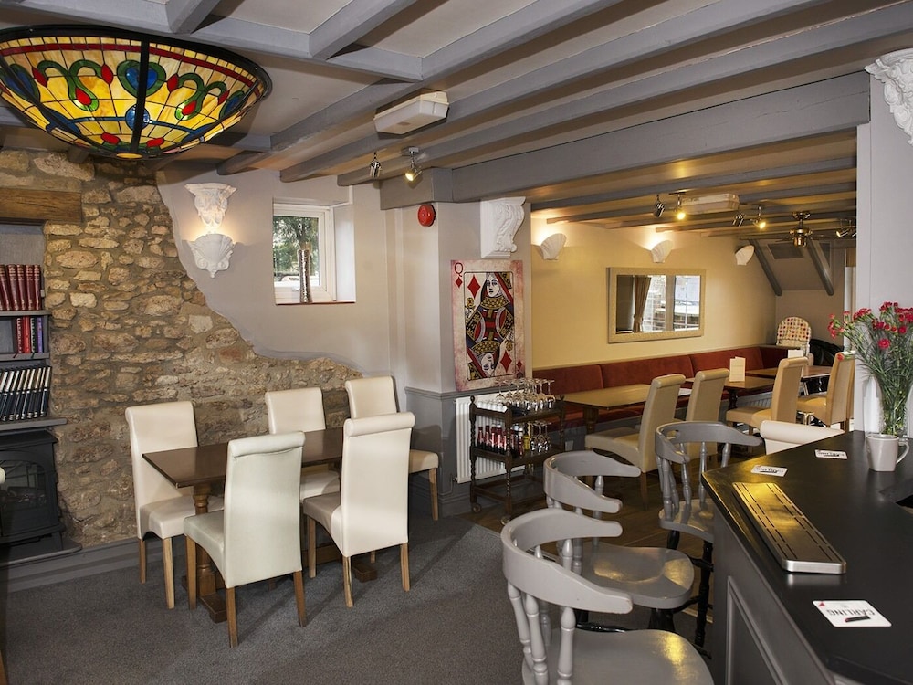 The Queens Head 15/22