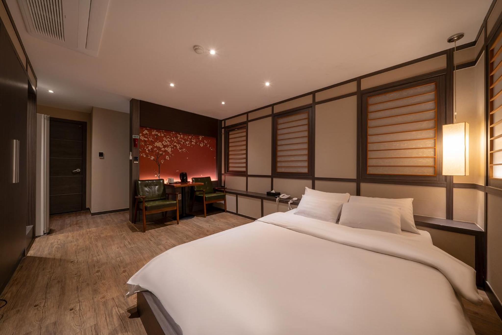 Deluxe, Double Bed