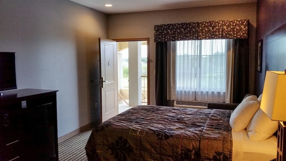 Studio6 Beeville, TX 32/38