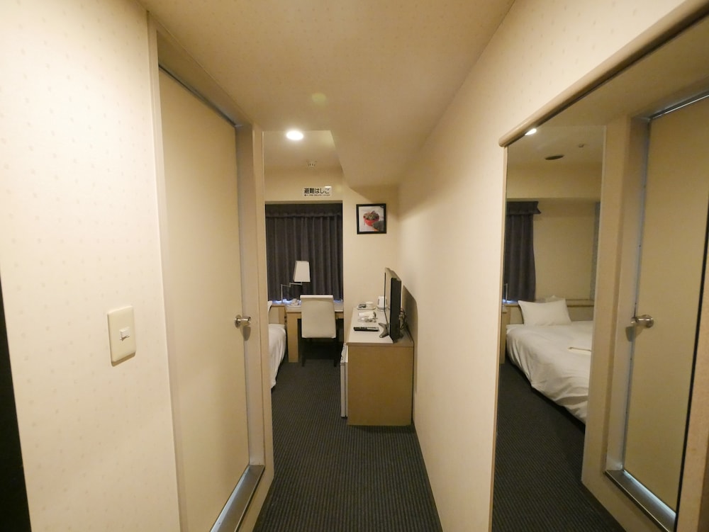 Shin Yokohama Kokusai Hotel 11/38