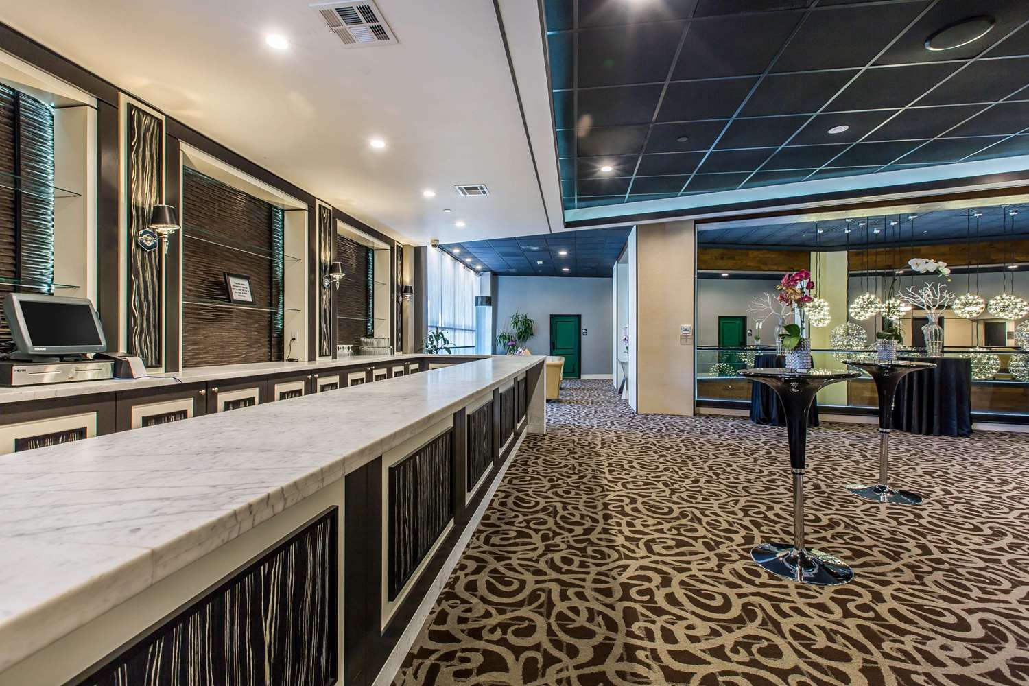restaurant cafeteria