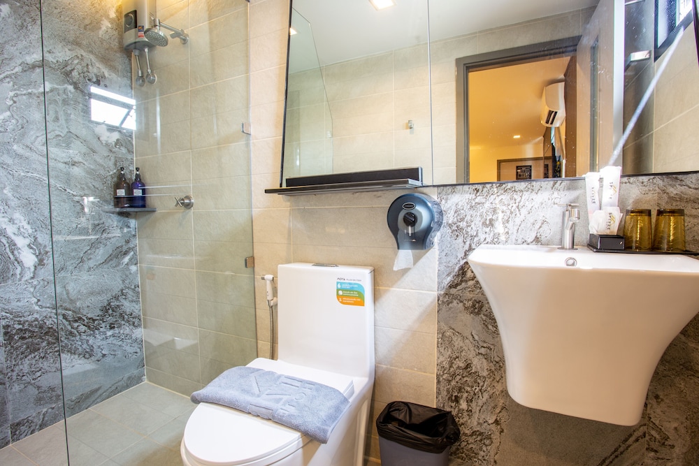 Spittze Hotel Pratunam 50/50