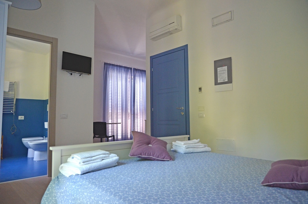 Petit Hotel 8/50