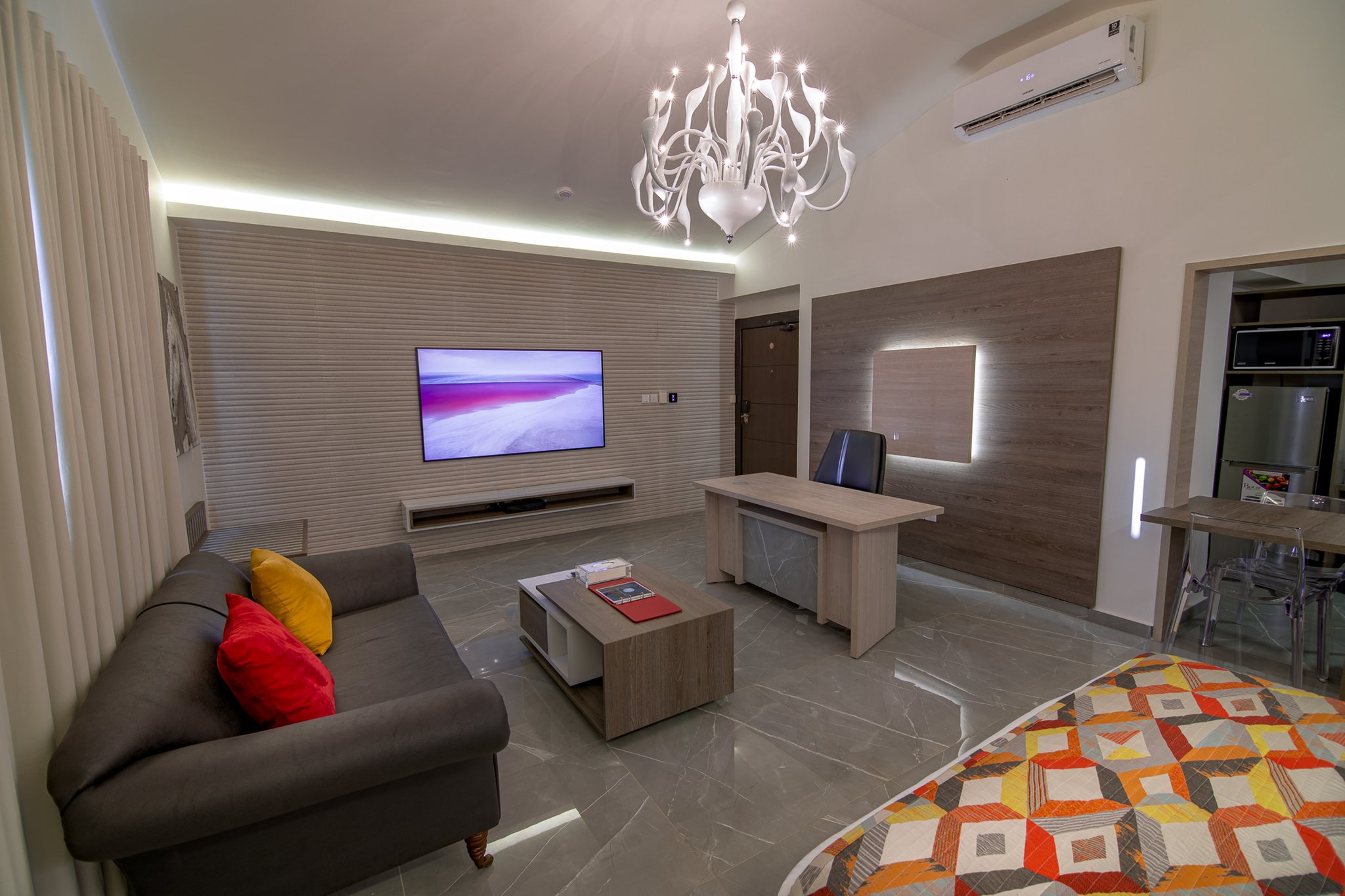 Home Suites Hotel 45/80