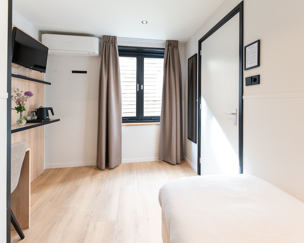 SUPERIOR, SINGLE, SINGLE BED, CITY VIEW