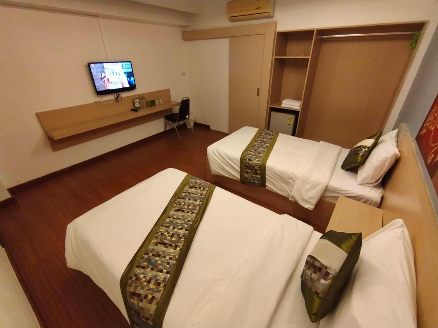 Aileen Hotel 7/25