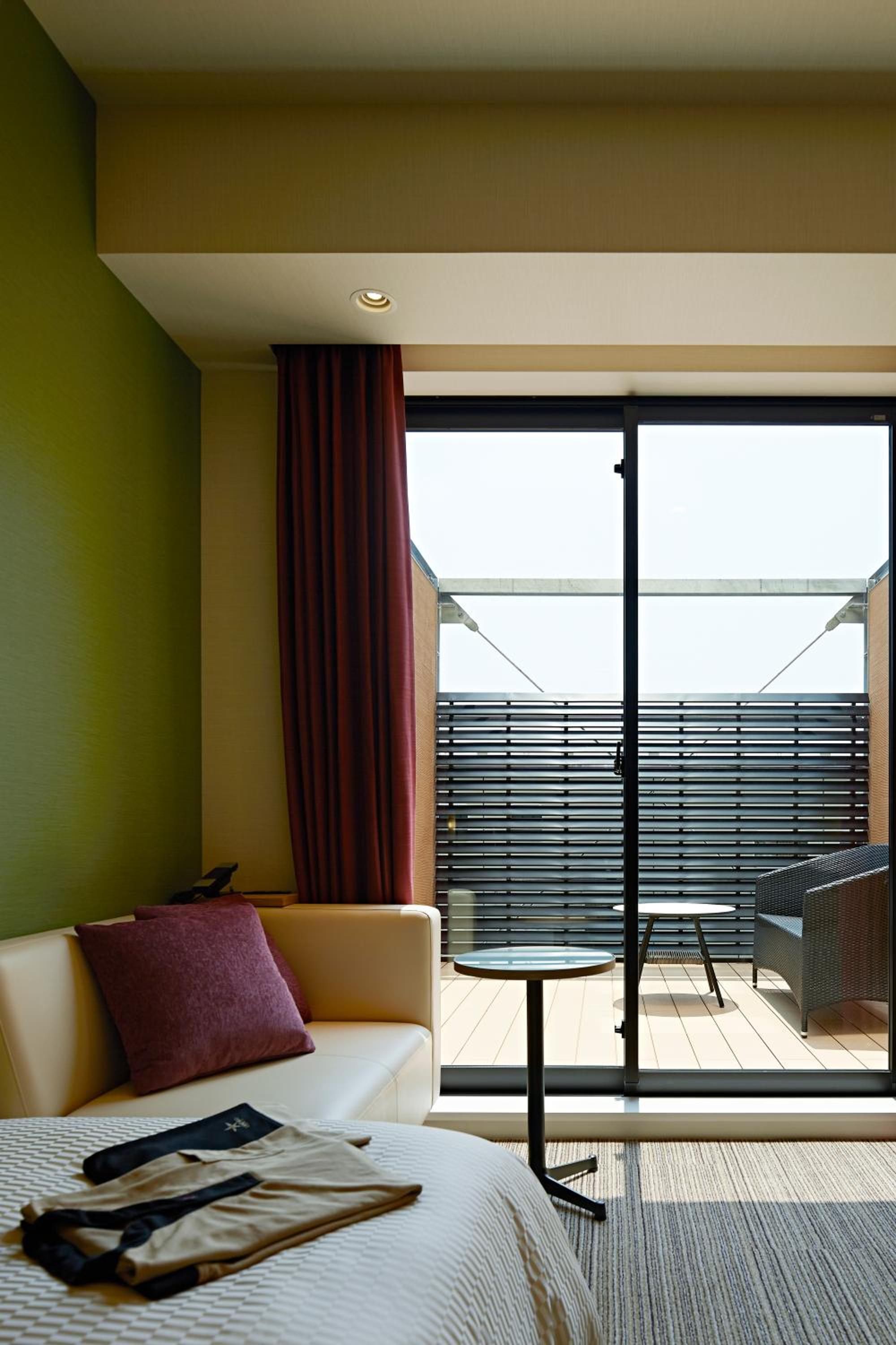 Room, Twin Beds, No Bathroom, Sofa, Terrace