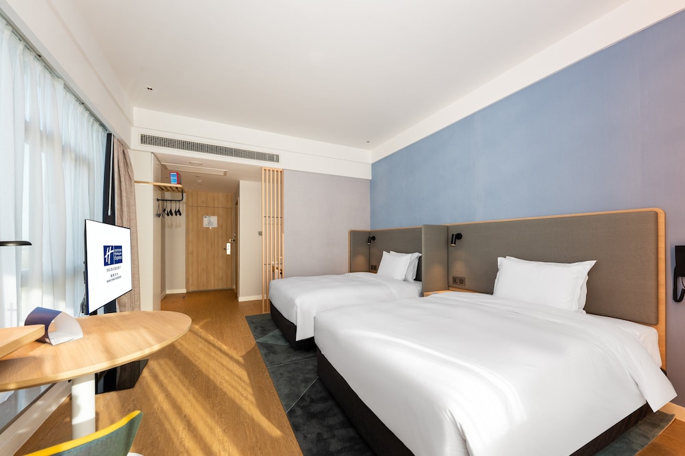 Holiday Inn Express Nanchang Riverside 23/77