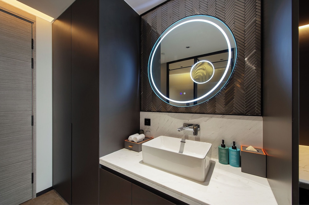 Novotel Shanghai Lingang 76/77