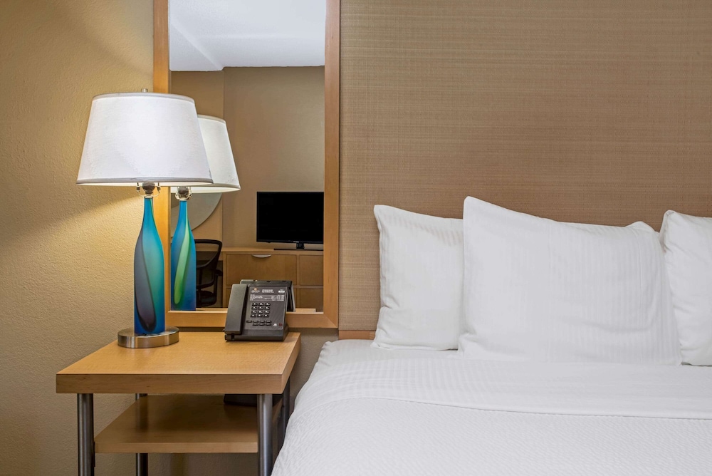 La Quinta Inn Suites By Wyndham West Palm Beach Airport 16/50