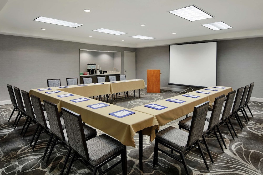 Hilton Garden Inn Cincinnati Northeast 40/44