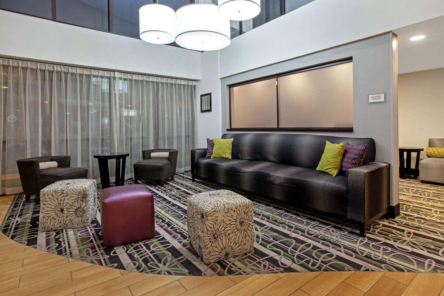 La Quinta Inn & Suites by Wyndham Detroit Metro Airport 31/55