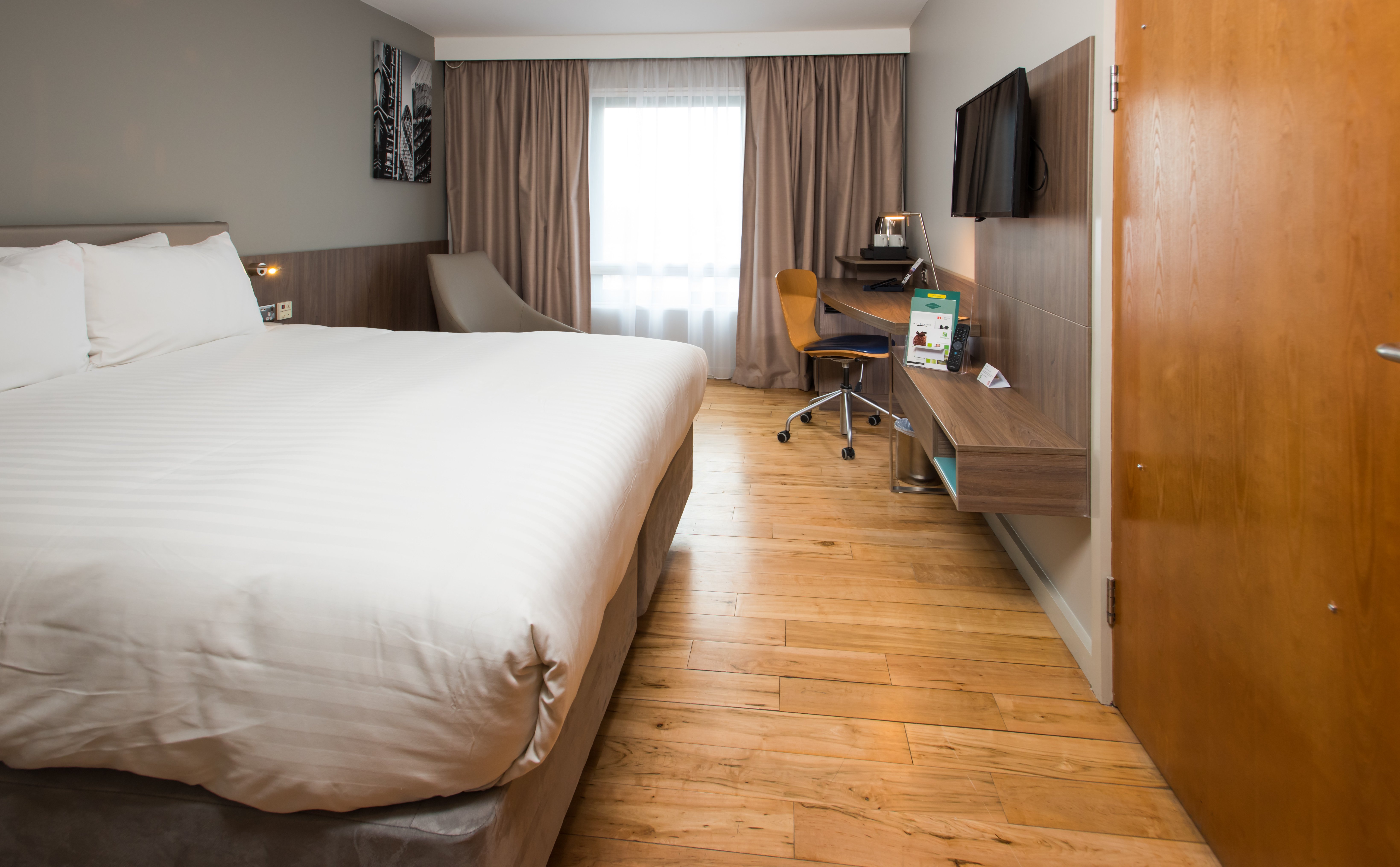 Holiday Inn London West 23/75