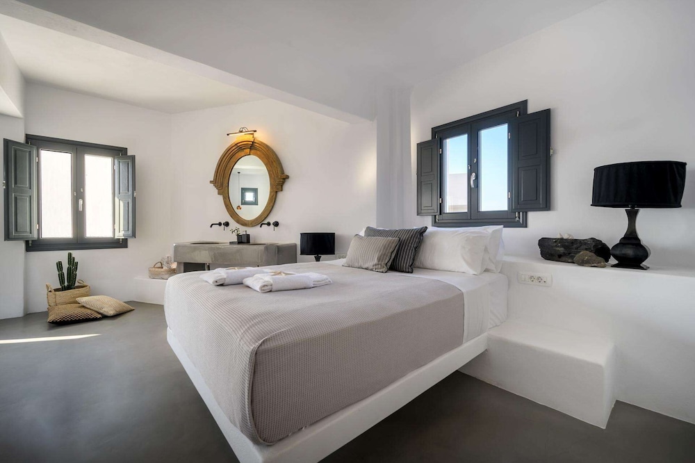 Santolia Art Suites Santorini 10/56