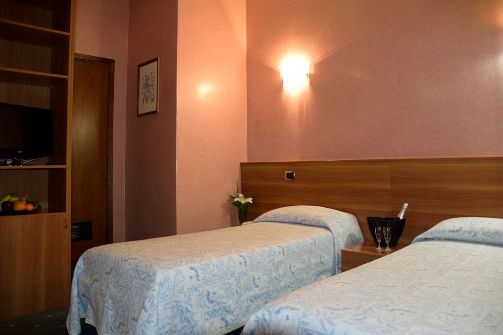 Hotel Nuova Mestre 38/69