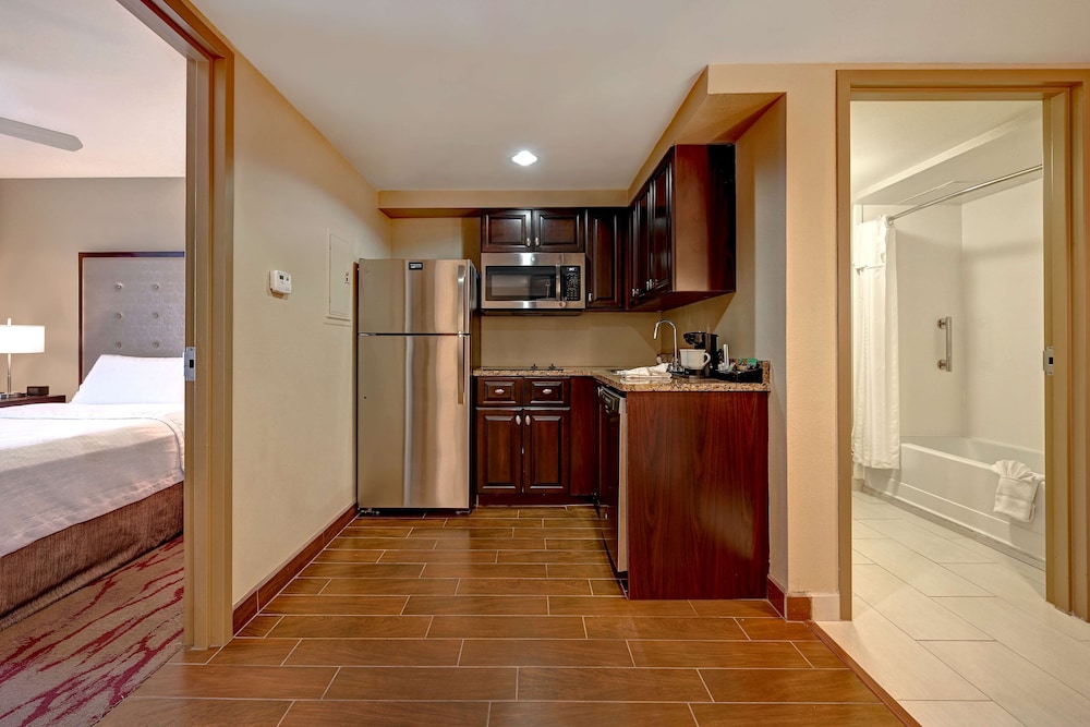 Homewood Suites by Hilton Albuquerque Airport 9/56