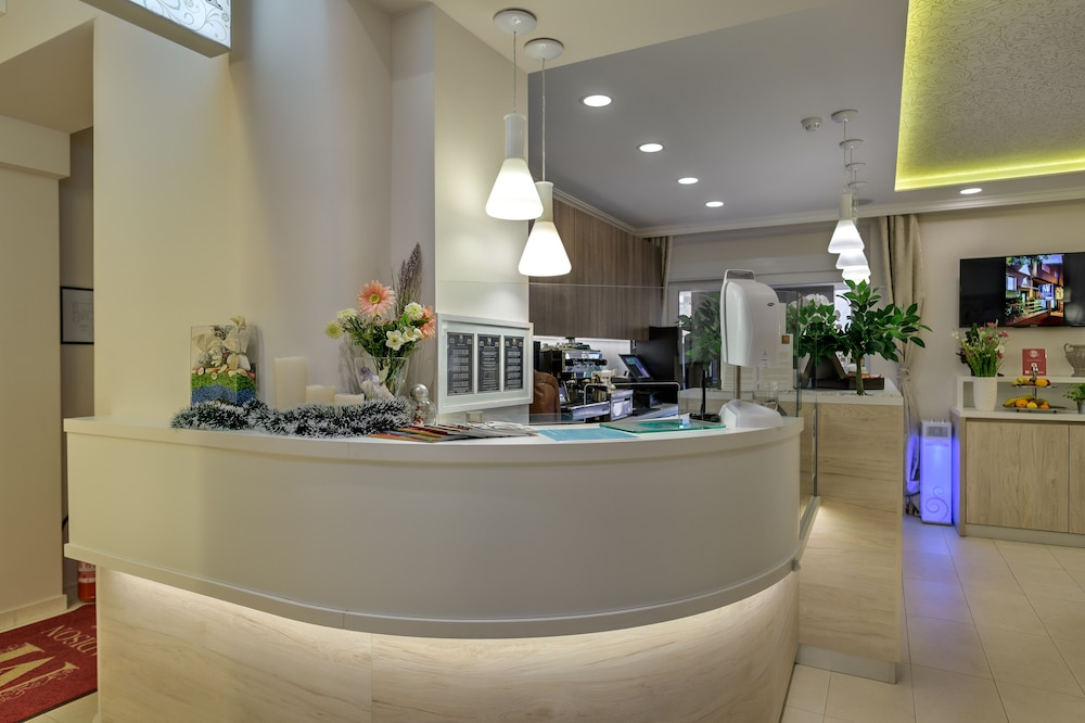 Meridien Luxury Apartments 9/50
