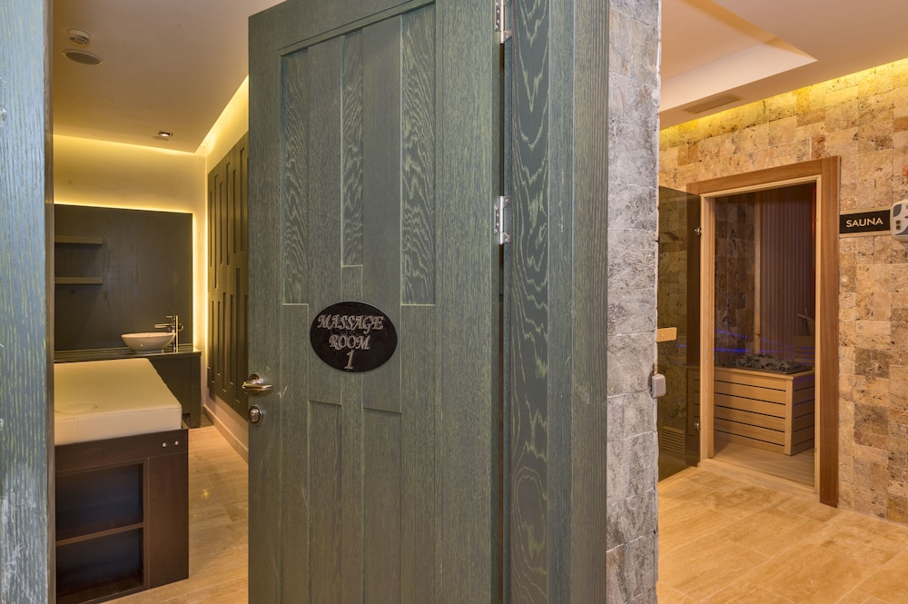 MARE PARK HOTEL 11/64