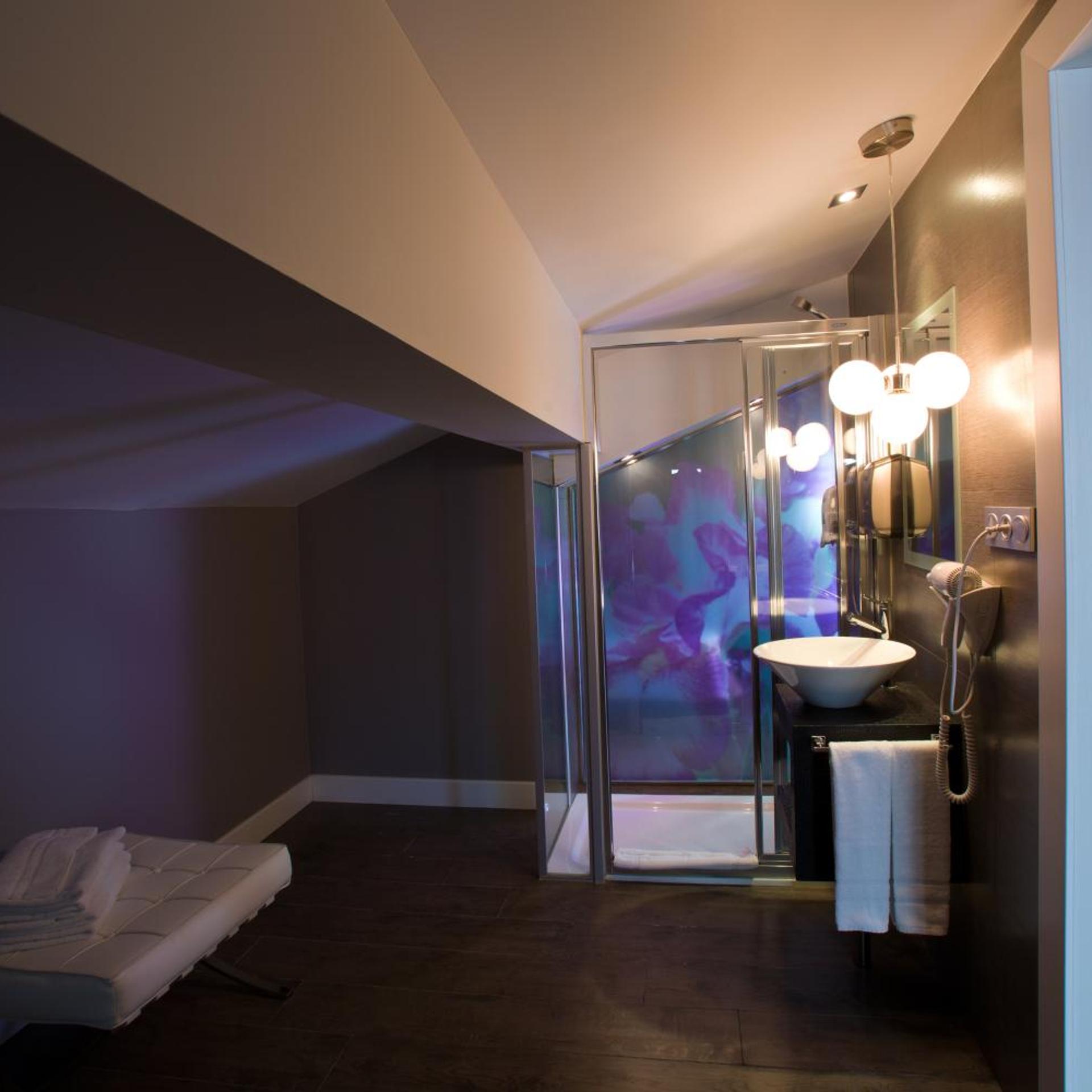 CASTILLO HOTEL 26/34