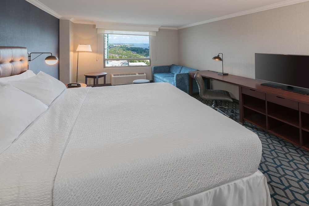 Wyndham Grand Fallsview Hotel 10/65