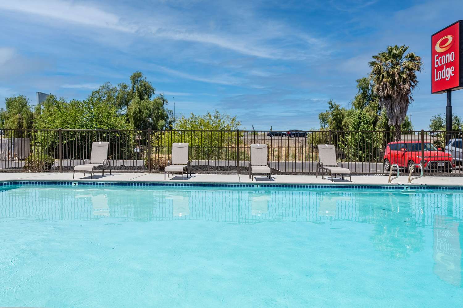 Econo Lodge Stockton near I-5 Fairgrounds 4/21