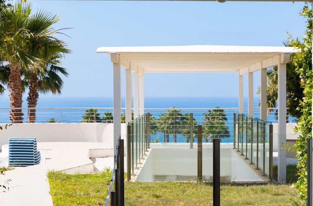 Infinity Resort Tropea 54/58