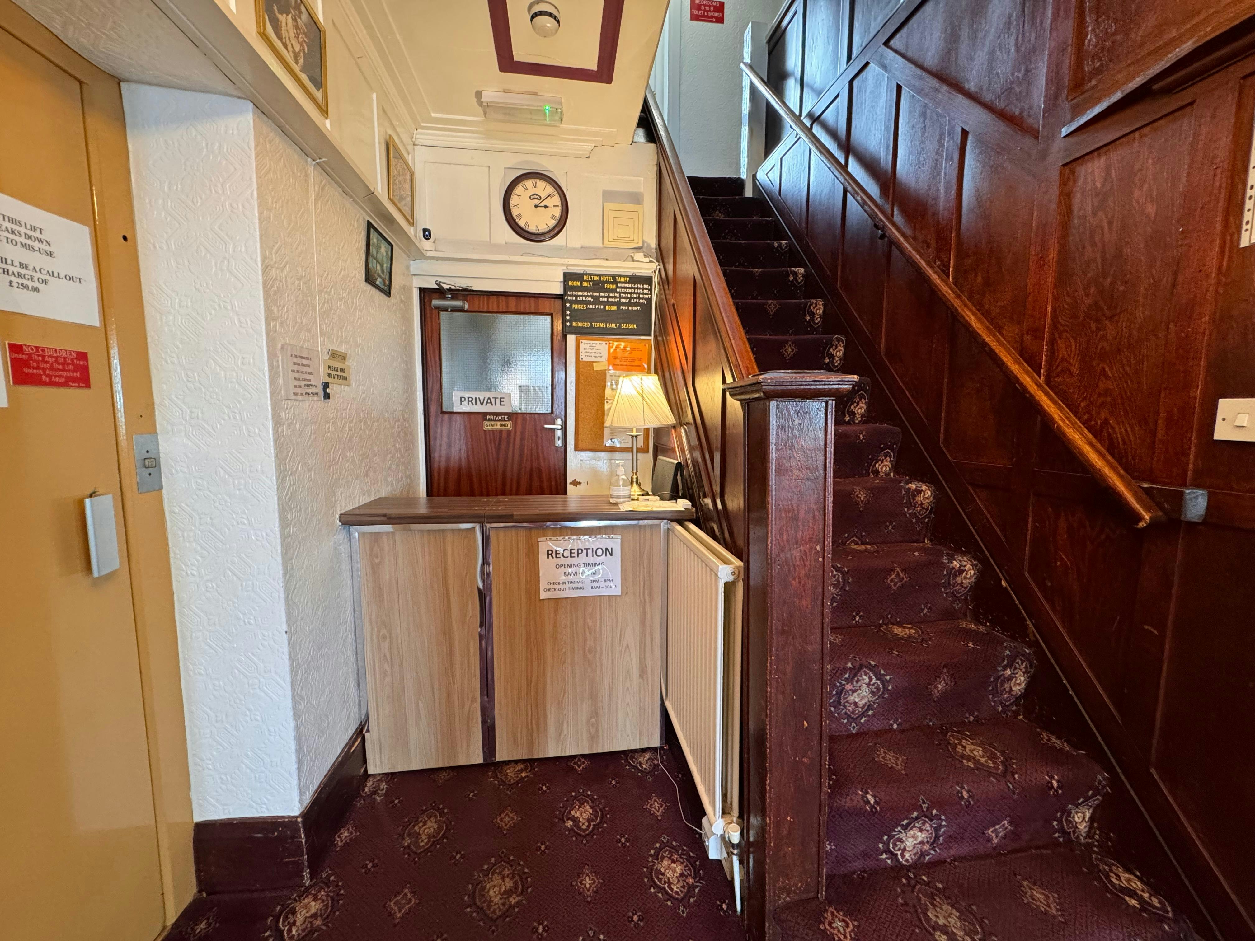 RideSide Hotel, next to Pleasure Beach Blackpool 7/65