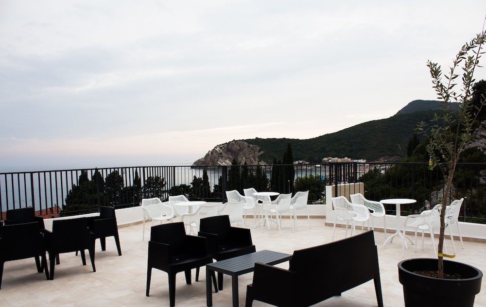 Pearl Beach Resort 38/62