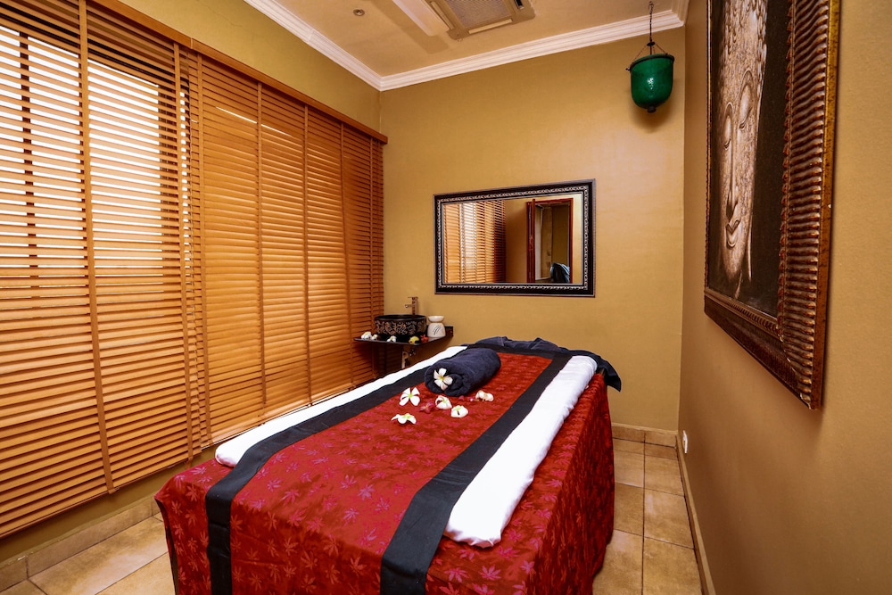 Colosseum Hotel And Fitness Club 37/75