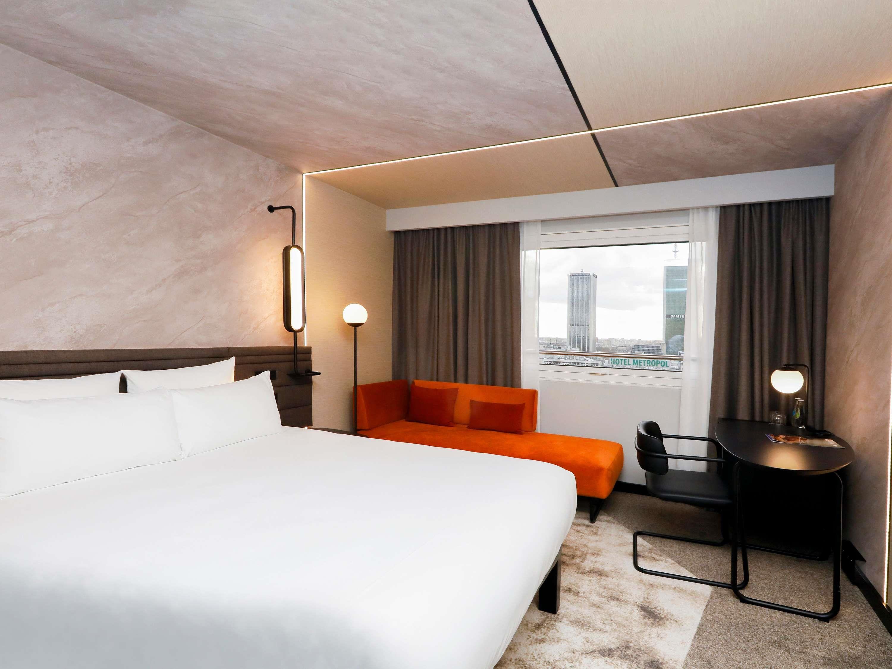 SUPERIOR, 1 DOUBLE AND 1 SINGLE BED