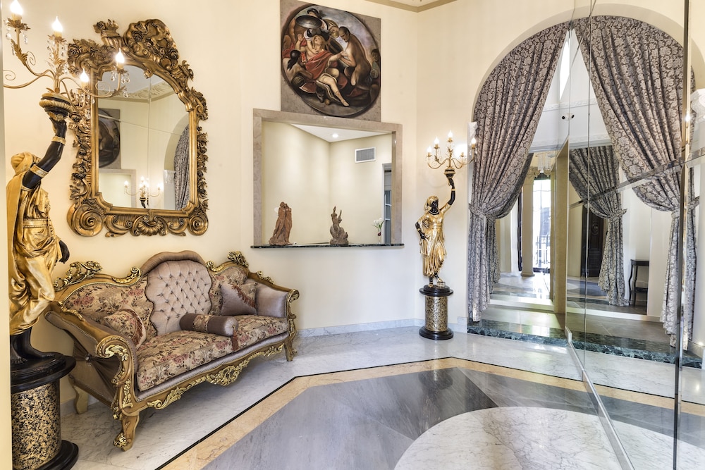 Art Resort Galleria Umberto. 7/77