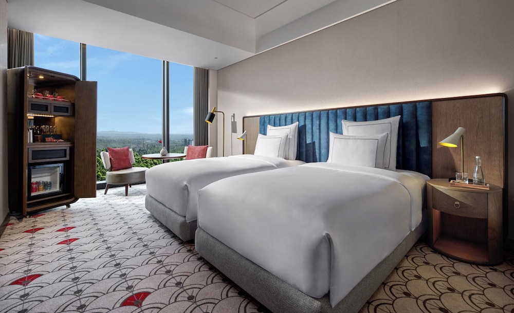Premier, Twin Beds