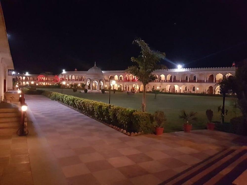 Rajmahal The Palace 48/50