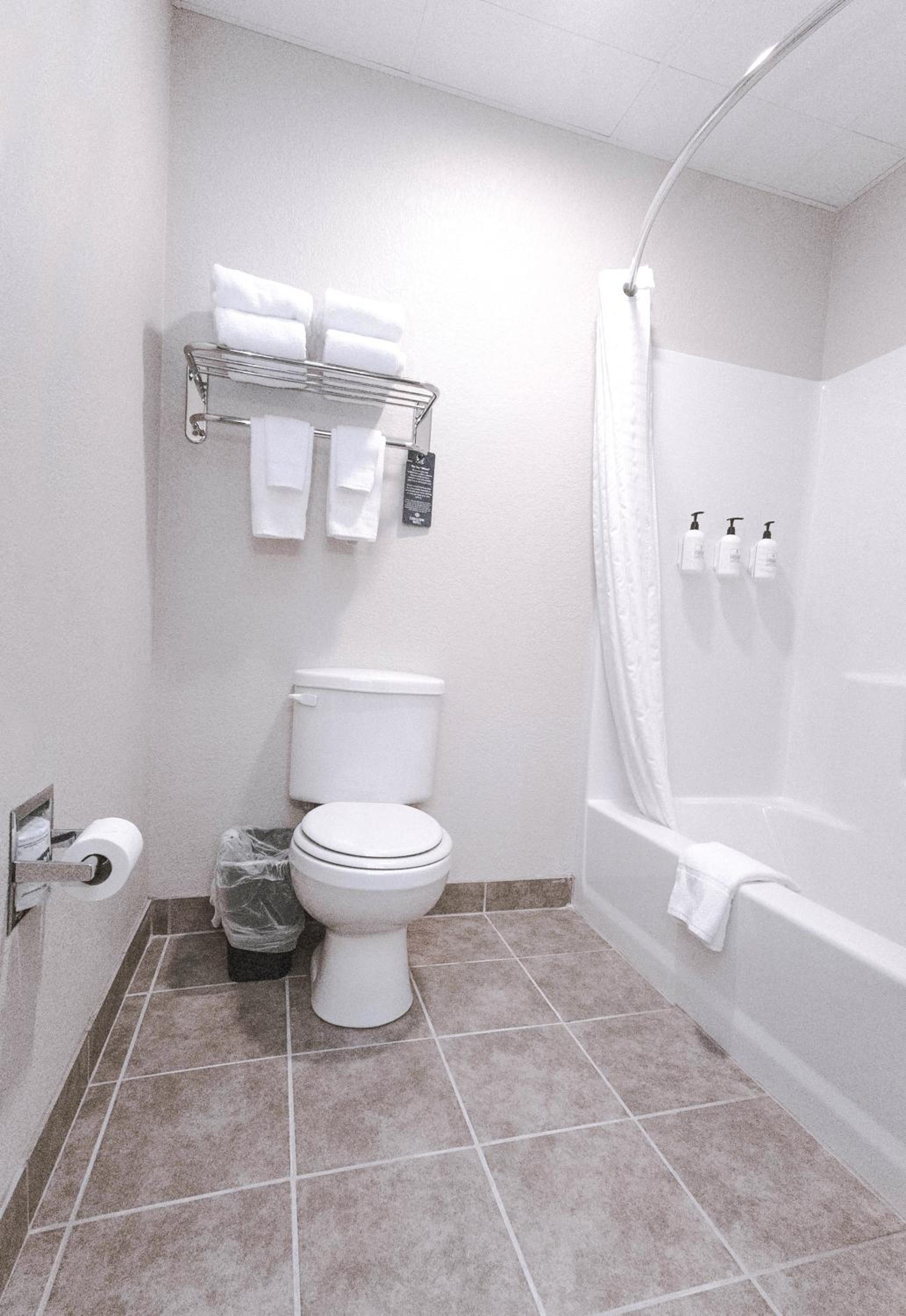 Suite, King Bed, Cobblestone Inn and Suites Maryville 6/10