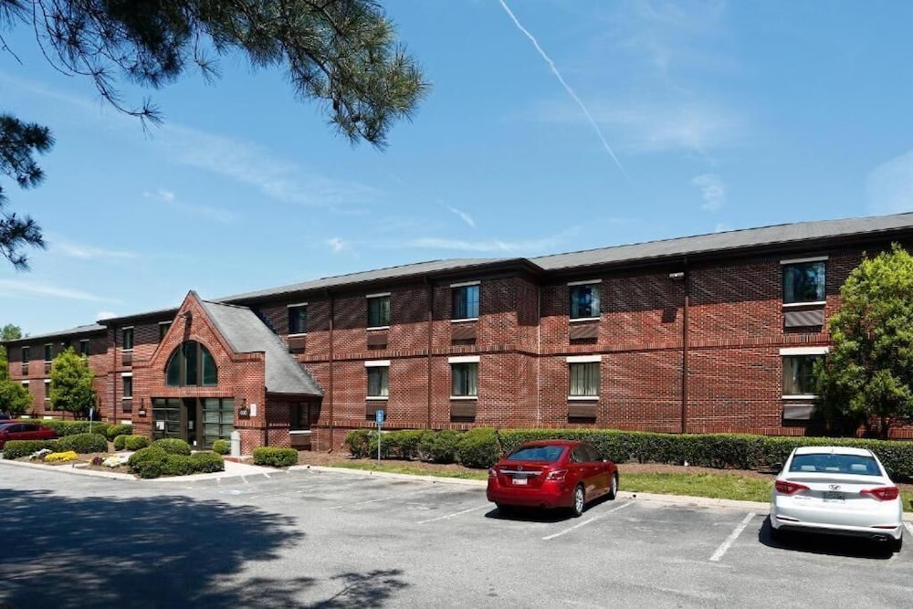 Suburban Studios Cary - RDU Airport 3/31