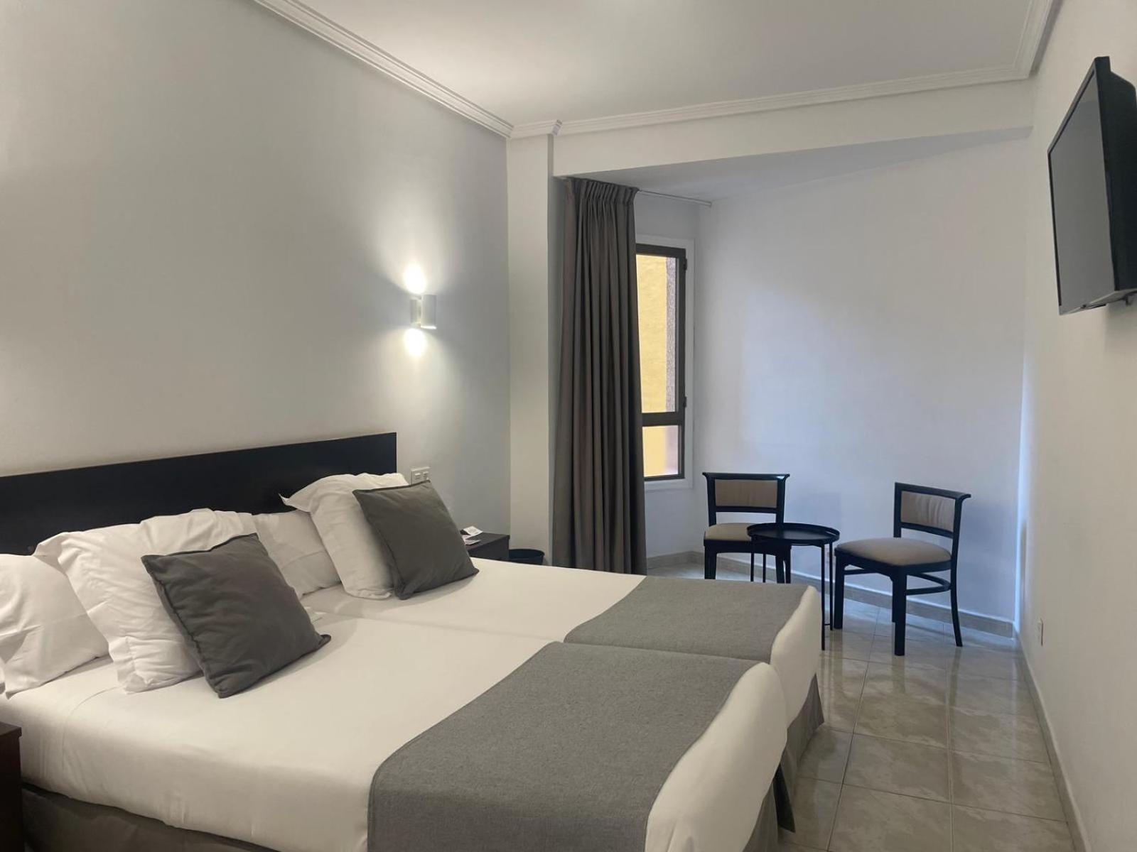Room, Twin Beds