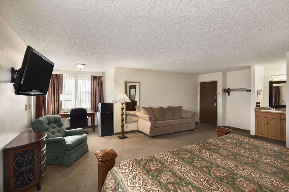 Days Inn By Wyndham Billings 17/28