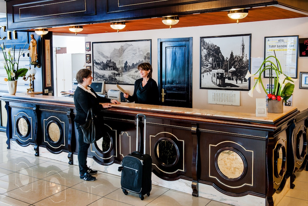 Hotel Christ Roi 55/64