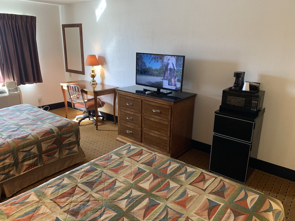 Brentwood Inn Suites 13/41