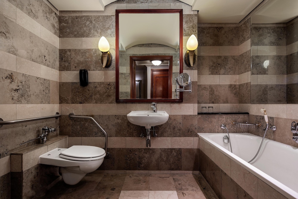 Sheraton Pretoria Hotel 57/58